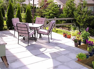 Beautiful Kamloops Garden with Patio